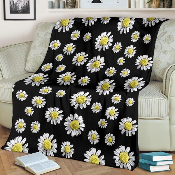 Daisy Pattern Print Design Black Fleece Blanket - Image 2